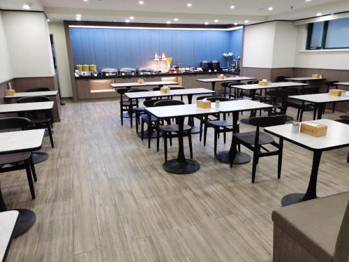Restoran atau tempat lain untuk makan di Hanting Hotel Qingdao Xianggang Dong Road Qingdao University