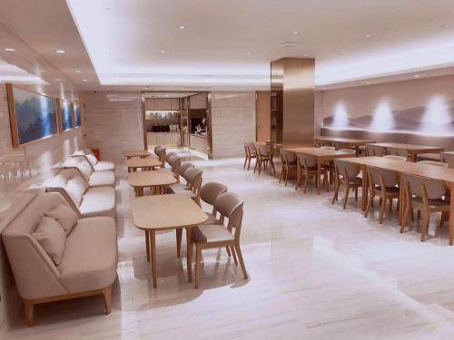 Restavracija oz. druge možnosti za prehrano v nastanitvi Ji Hotel Jiaozhou