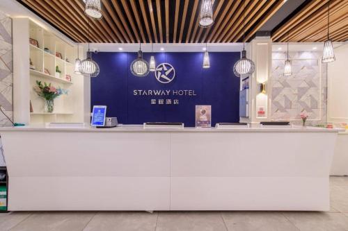 De lobby of receptie bij Starway Hotel Beijing Shangdi