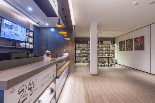 Lobby o reception area sa Hanting Hotel Jinan Quanfu North Garden Street