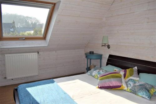 Postel nebo postele na pokoji v ubytování Superbe maison 4 étoiles pour 8 pers avec piscine sur le port de PERROS-GUIREC - Réf 873