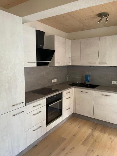 Appartements Luxnerにあるキッチンまたは簡易キッチン