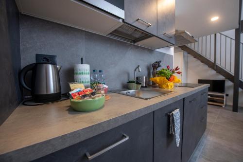 Η κουζίνα ή μικρή κουζίνα στο 258 - The LOFT in Largo Zecca - Luxury nel cuore di Genova