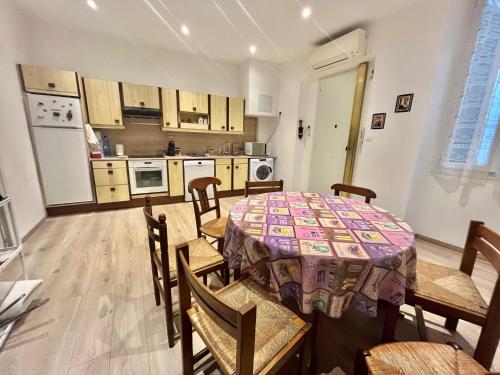 Woody old town appartement by Welcome to Cannes