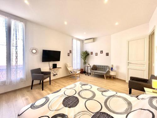 Woody old town appartement by Welcome to Cannes