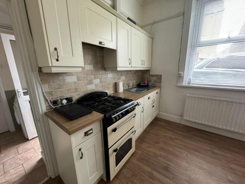 Una cocina o zona de cocina en Ennerdale Edge - 4 Bedrooms - Sleeps 8