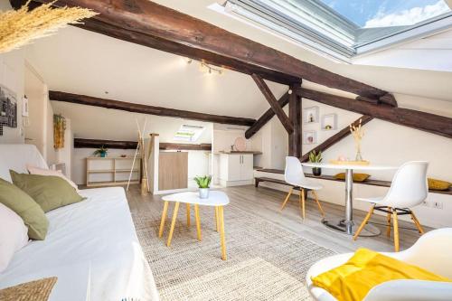 Photo de la galerie de l'établissement Le Cocoon, Beau T2 Sous les Toits, Centre Ville, à Montpellier