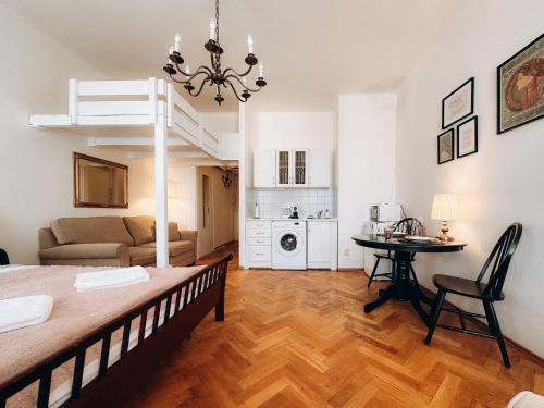 Giường trong phòng chung tại ELSO center apartment