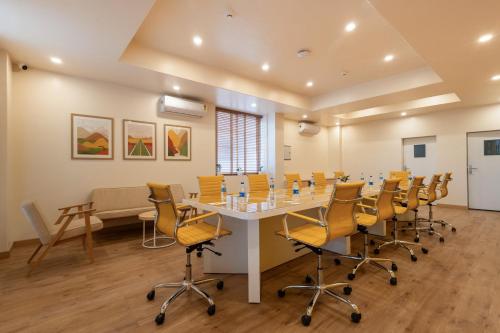 Zona business o sala de conferencias en Bloom Hotel - Ranchi