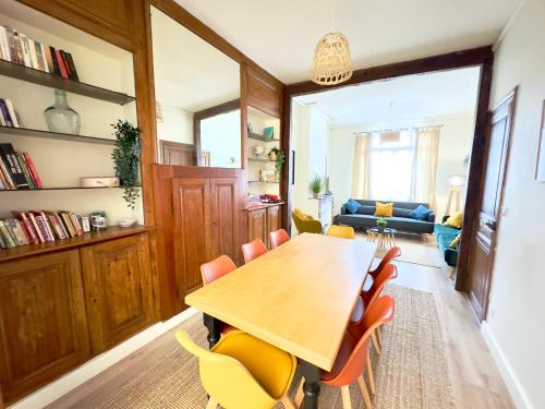 4 Ch - 10 pers - Grande Maison - Parking - Jardin - BBQ