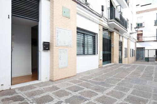 Nuevo estudio centro Sevilla. AC/WIFI Castellar 56
