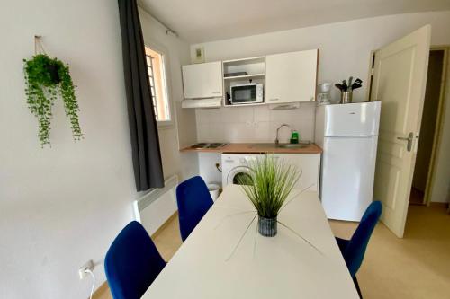 Kuchyň nebo kuchyňský kout v ubytování Les Naïades J59 - 2 bedrooms for 5 people !