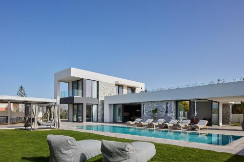Manza Villa - 850m to Beach with Pickleball Court by etouri
