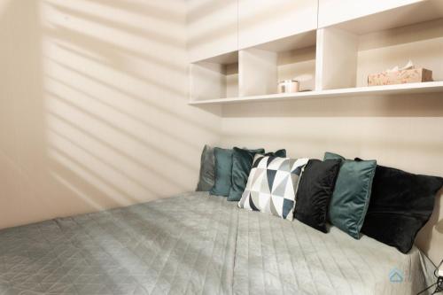 Posteľ alebo postele v izbe v ubytovaní Modern Beige and Grey 3city Apartment in Gdynia by Noclegi Renters