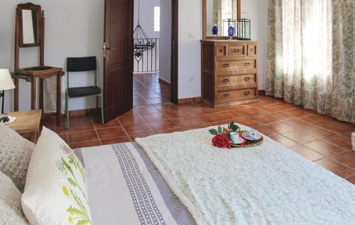 Dapur atau dapur kecil di Nice Home In Hornachuelos With Wifi