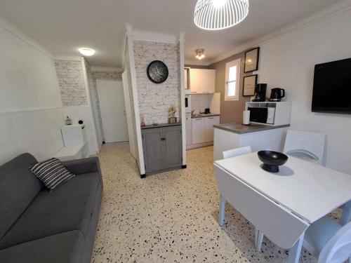 Appartement RDC 2 pièces proche plage avec terrasses et parking - FR-1-326-575