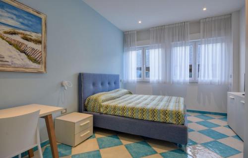 Llit o llits en una habitació de Beautiful Apartment In Deiva Marina With Kitchen