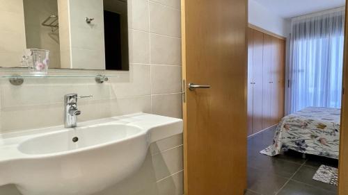 Ένα μπάνιο στο Darsena B 2-5