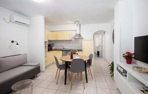 One-Bedroom Holiday Home In Fazana