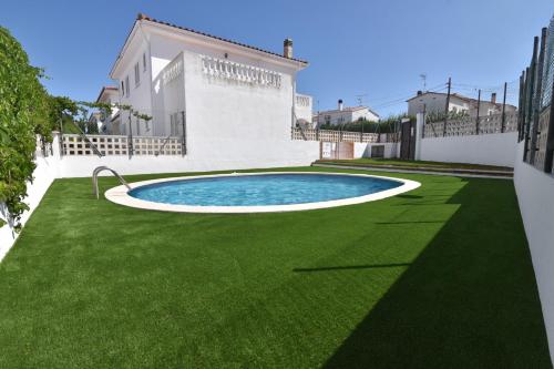 Bazén v ubytovaní Holiday Home Gabriela alebo v jeho blízkosti