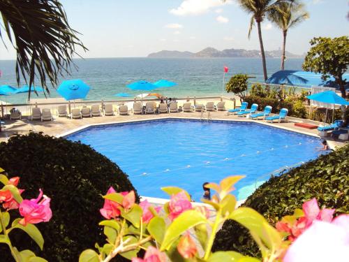 Kolam renang di atau di dekat Hotel Acapulco Malibu