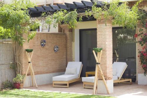 Jardín al aire libre en Villa cactus avec piscine privée