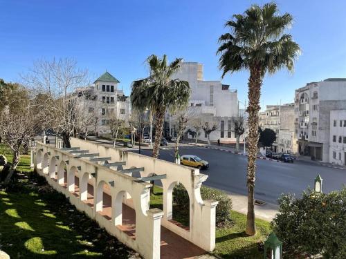 El barrio en el que está el departamento o un barrio cercano
