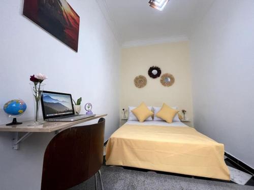 Una cama o camas en una habitación de belle Duplex with terrace and rooftop in the heart of medina