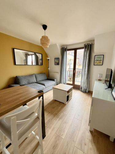 Renovated apartment - near the beach