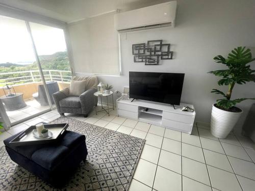 Foto de la galería de Serene Coastal Getaway with Panoramic Ocean View en Ceiba