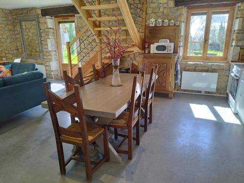 Dapur atau dapur kecil di Nouzet gites et lits