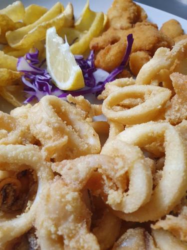 Makanan di atau berdekatan hotel