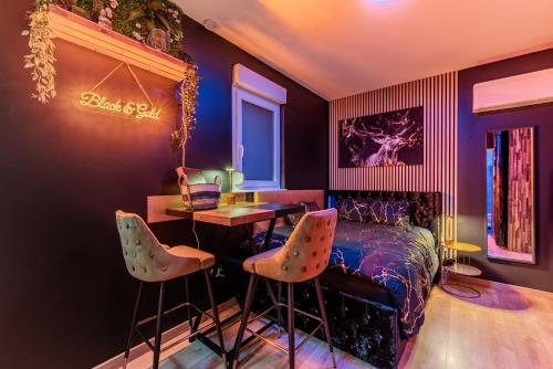 Posezení v ubytování "STUDIO GOLD" Proche Gare - Netflix - Wifi - Cuisine