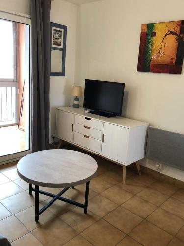 T1 bis centre à 50 m de la plage avec parking privé
