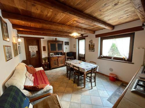 Χώρος καθιστικού στο Agriturismo Curt d'Amun - Rore Valle Varaita