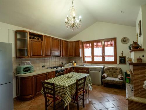 Köök või kööginurk majutusasutuses Casa degli Ulivi