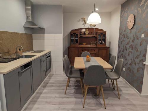 Third Floor Art Idyll