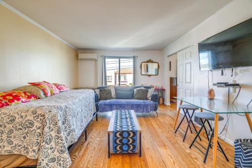 a living room with a couch and a table at San Francisco Home about 1 Mi to Golden Gate Park! in San Francisco