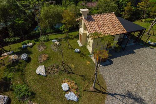 Κήπος έξω από το Sunnylands B&B 日光小鎮民宿