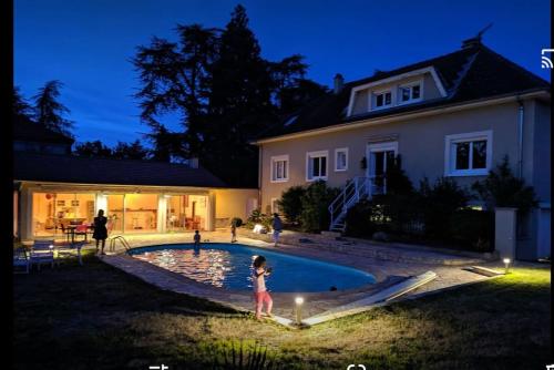 Maison 240+65m2, piscine, spa, sauna, salle sport