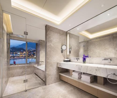 Bathroom sa Ascott Macau