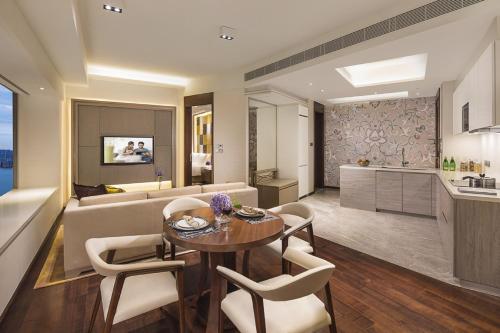 Una televisión o centro de entretenimiento en Ascott Macau