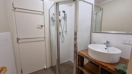 חדר רחצה ב-Kashikiri- Adelaide Hills Private Japanese Bath Retreat- pre-finished special