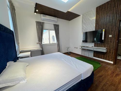 Φωτογραφία από το άλμπουμ του STAY IN A LUXURIOUS VILLA AT AJMAN UAE BY MAUON TOURISM σε Al Ḩamīdīyah