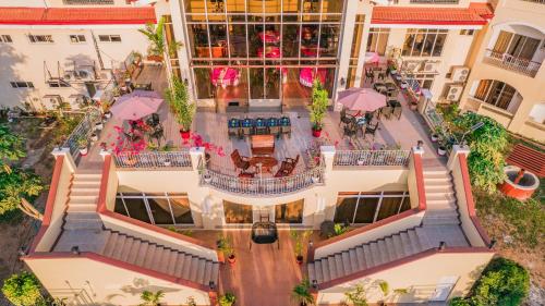an overhead view of a building with a courtyard at Hotel Palacio Puerto Princesa in Puerto Princesa City