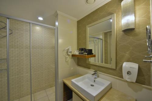 Ванная комната в Side Crown Serenity Ultra All Inclusive