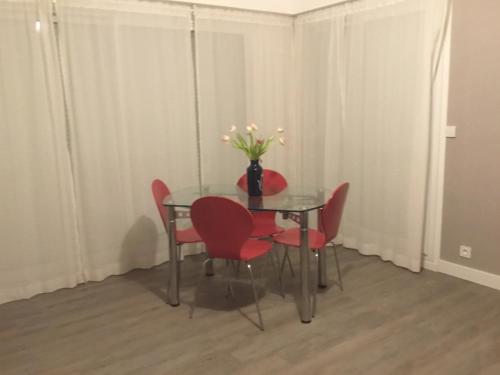 Φωτογραφία από το άλμπουμ του Chambre hote tout confort située 300 m mer 100 m rue de la mer ouistreham si plusieurs nuits location simple σε Ouistreham