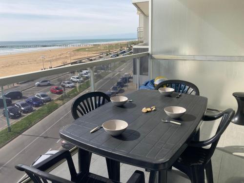 Appartement moderne 2 chambres avec balcon face mer, WiFi et parking à Saint-Jean-de-Monts - FR-1-323-117