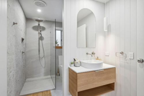Koupelna v ubytování TreasureView Beach House #9 -Entire property