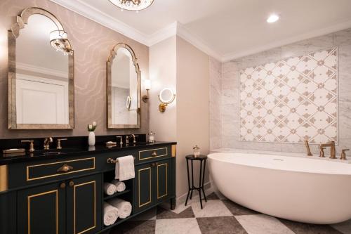The Ritz-Carlton, New Orleans Image